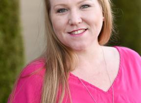 Rachel Headshot